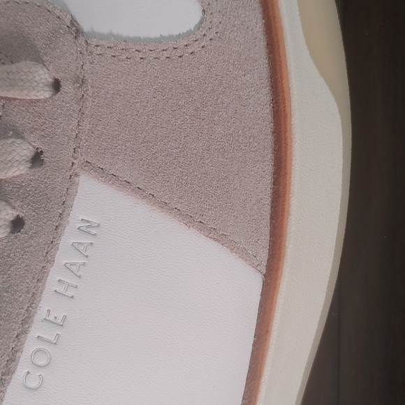 Cole Haan Men's sz 11.5 sneaker (hard to find size & style A+lookers)NEW-w/socks - Picture 15 of 16